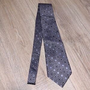 Jones New York Silver Grey Geometric pattern 100% silk office formal tie